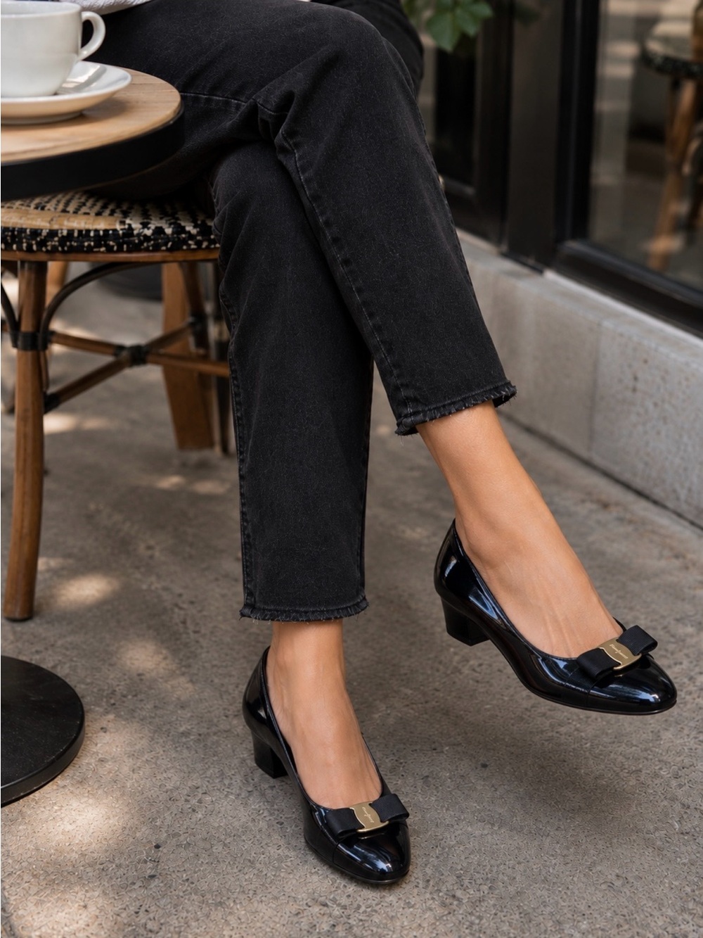 Vintage Salvatore Ferragamo Black Patent
Leather Vara Bow Pumps Low Heel 9½ C